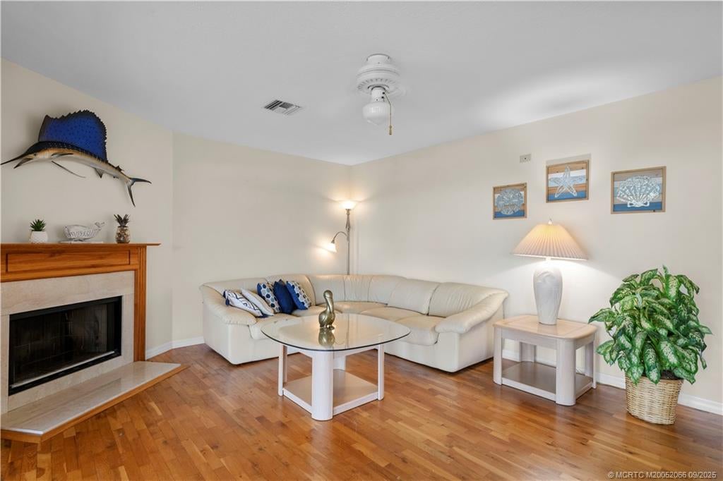 Jensen Beach, Florida, 34957, United States, 2 Bedrooms Bedrooms, ,3 BathroomsBathrooms,Residential,Active,1936446