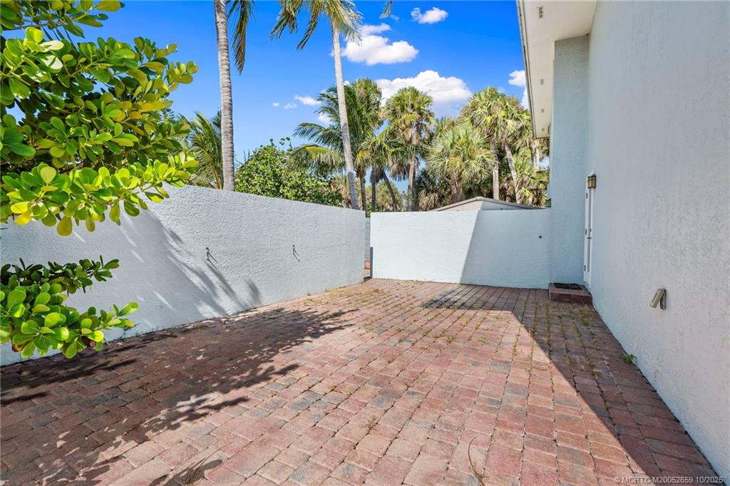 Fort Pierce, Florida, 34949, United States, 5 Bedrooms Bedrooms, ,5 BathroomsBathrooms,Residential,Active,1970957