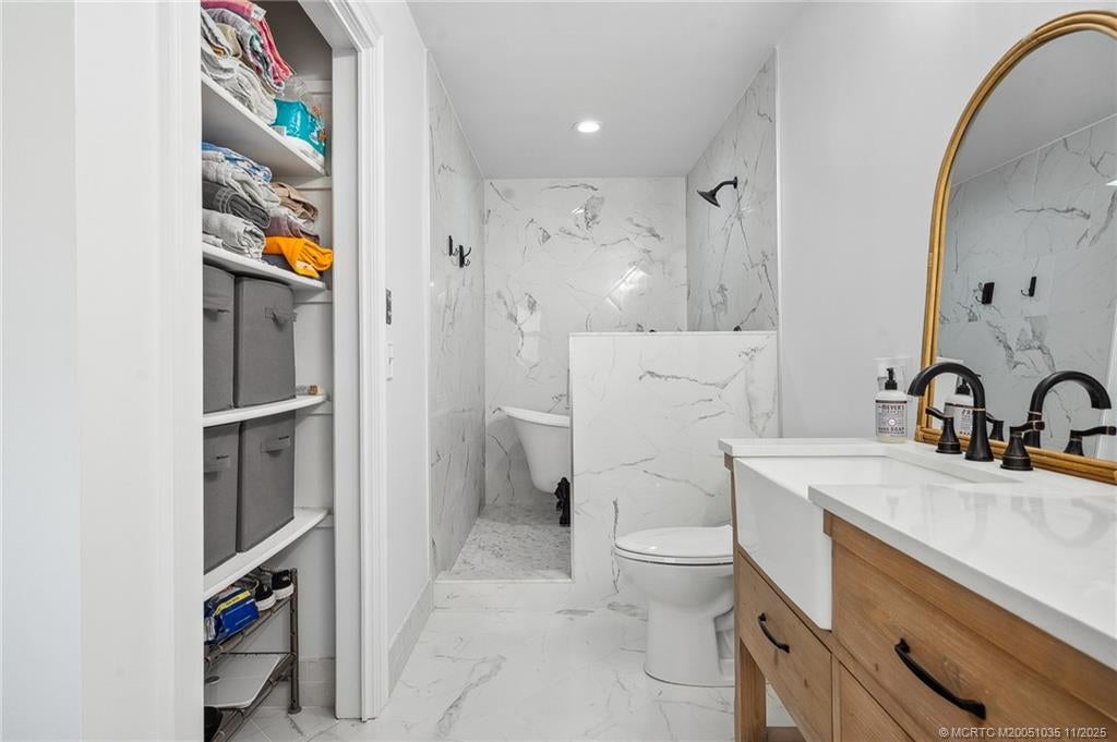 Palm City, Florida, 34990, United States, 5 Bedrooms Bedrooms, ,3 BathroomsBathrooms,Residential,Active,1862879