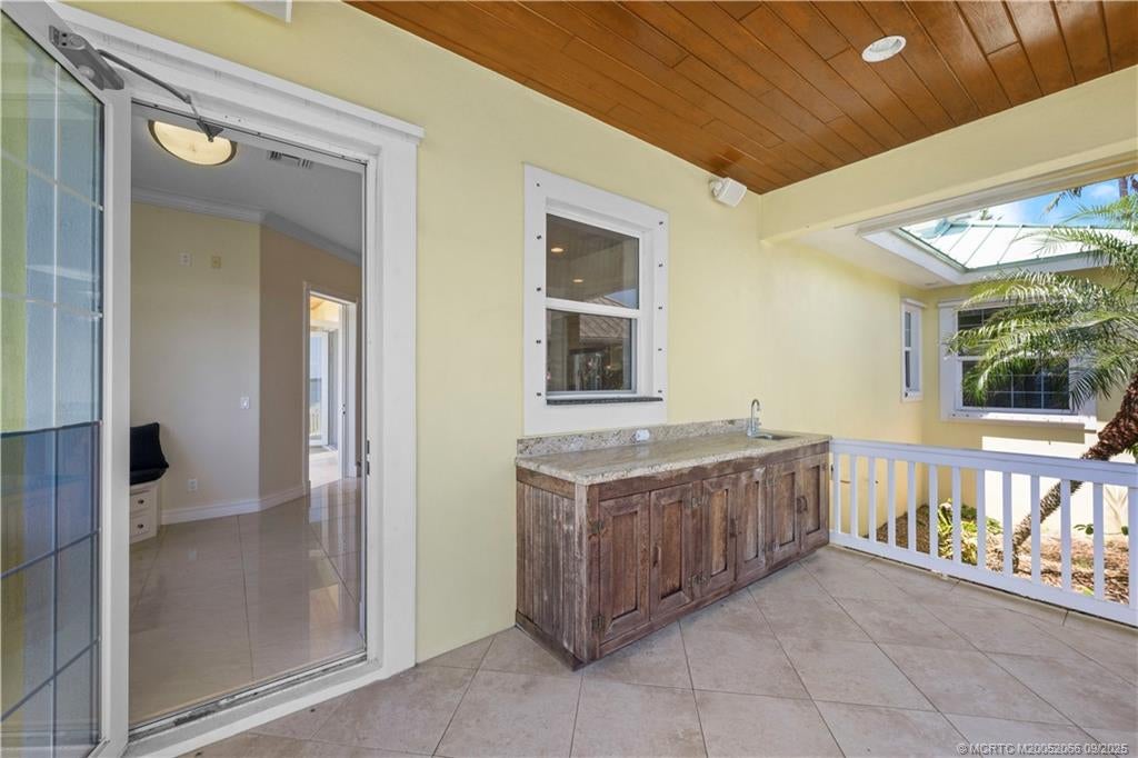 Jensen Beach, Florida, 34957, United States, 2 Bedrooms Bedrooms, ,3 BathroomsBathrooms,Residential,Active,1936446