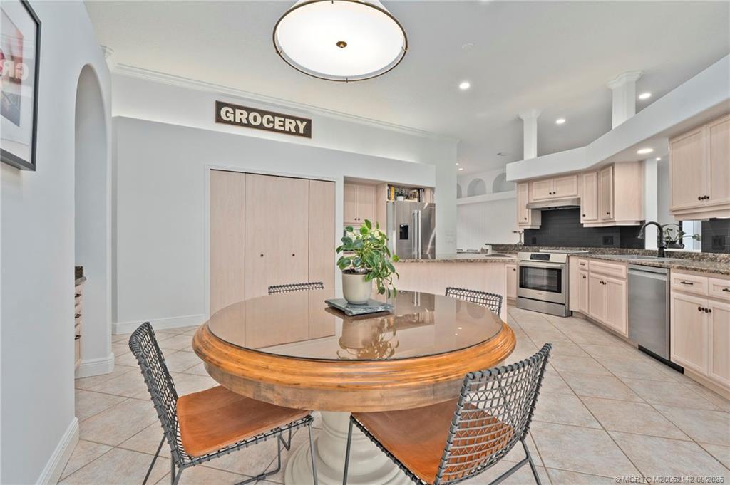 Jensen Beach, Florida, 34957, United States, 4 Bedrooms Bedrooms, ,5 BathroomsBathrooms,Residential,Active,1945068