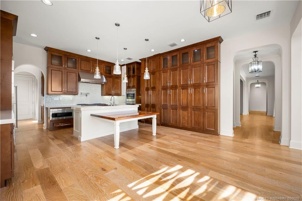 Palm City, Florida, 34990, United States, 5 Bedrooms Bedrooms, ,8 BathroomsBathrooms,Residential,Active,1747378