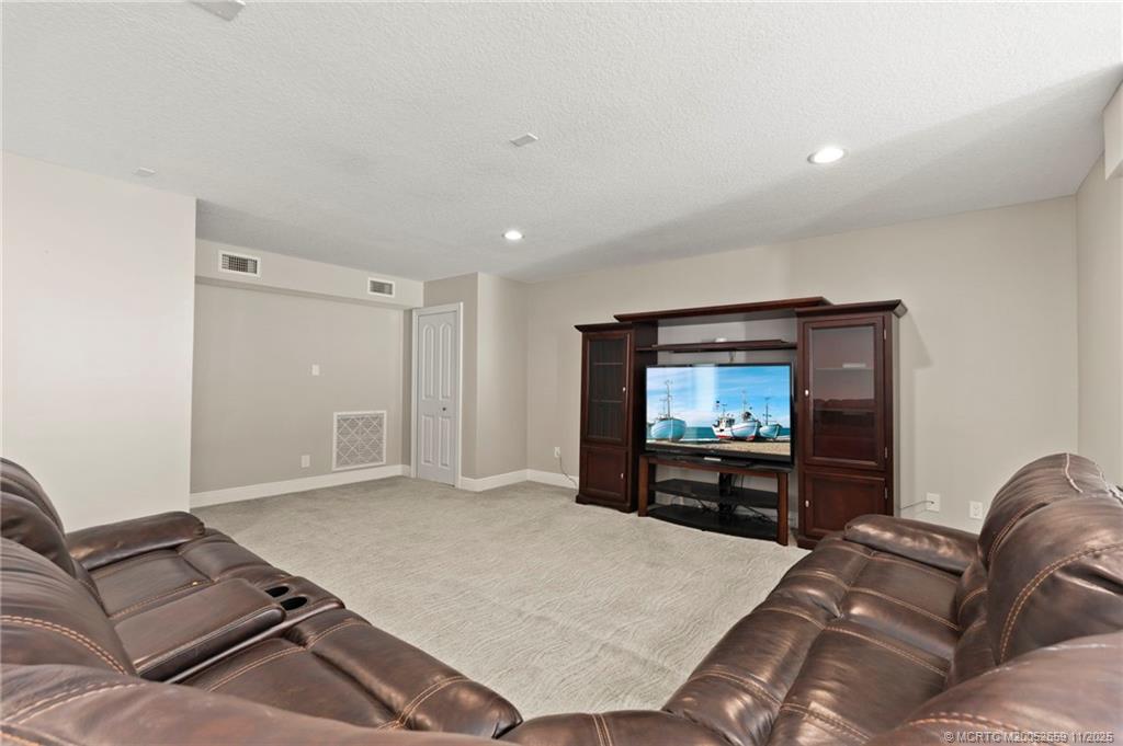 Fort Pierce, Florida, 34949, United States, 5 Bedrooms Bedrooms, ,5 BathroomsBathrooms,Residential,Active,1970957