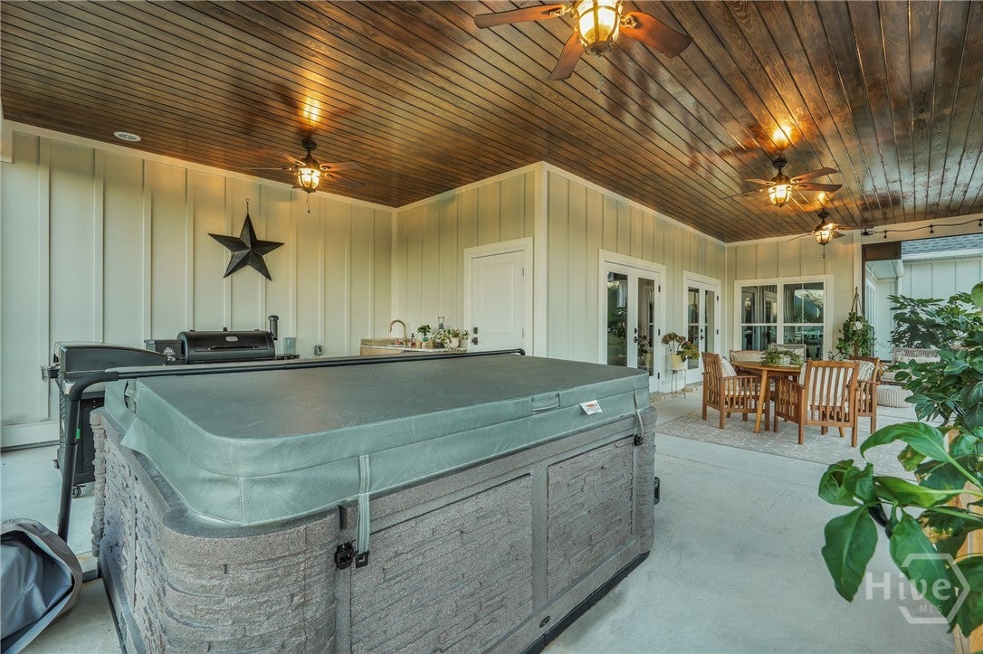 Midway, Georgia, 31320, United States, 5 Bedrooms Bedrooms, ,3 BathroomsBathrooms,Residential,Active,1959970