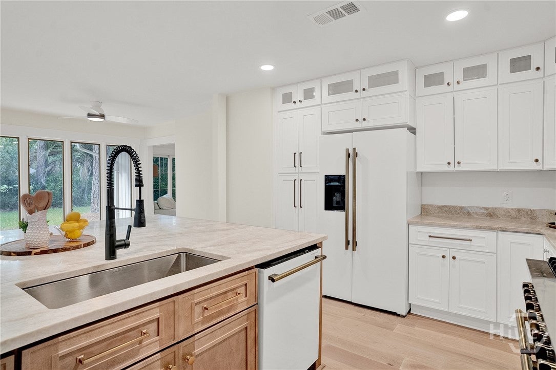 Savannah, Georgia, 31411, United States, 3 Bedrooms Bedrooms, ,3 BathroomsBathrooms,Residential,Active,1904169