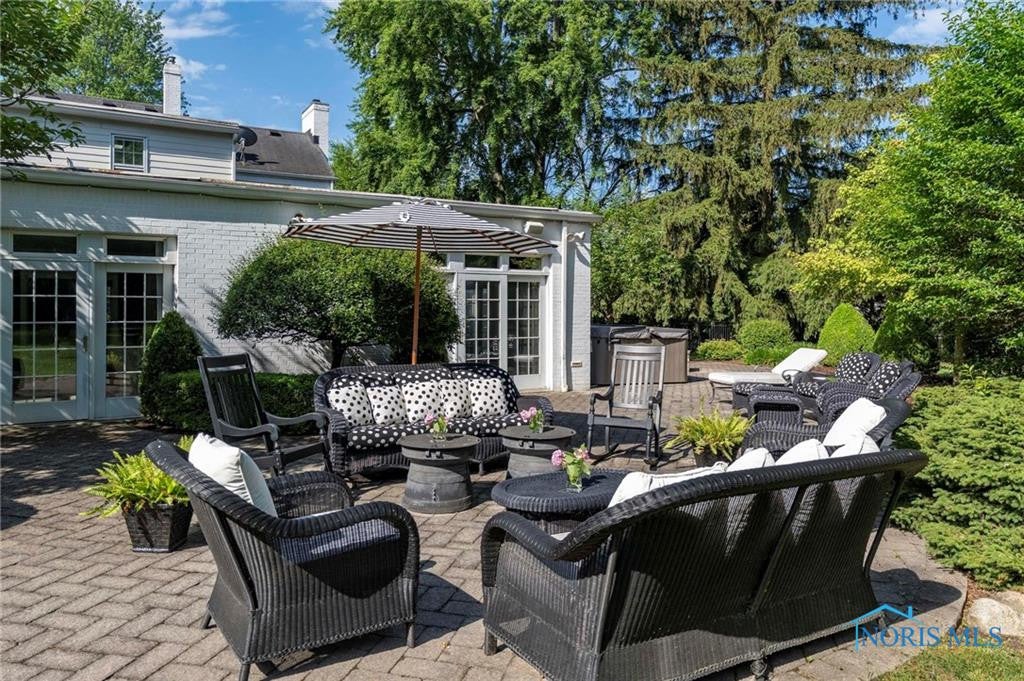 Ottawa Hills, Ohio, 43615, United States, 5 Bedrooms Bedrooms, ,6 BathroomsBathrooms,Residential,Active,1871820