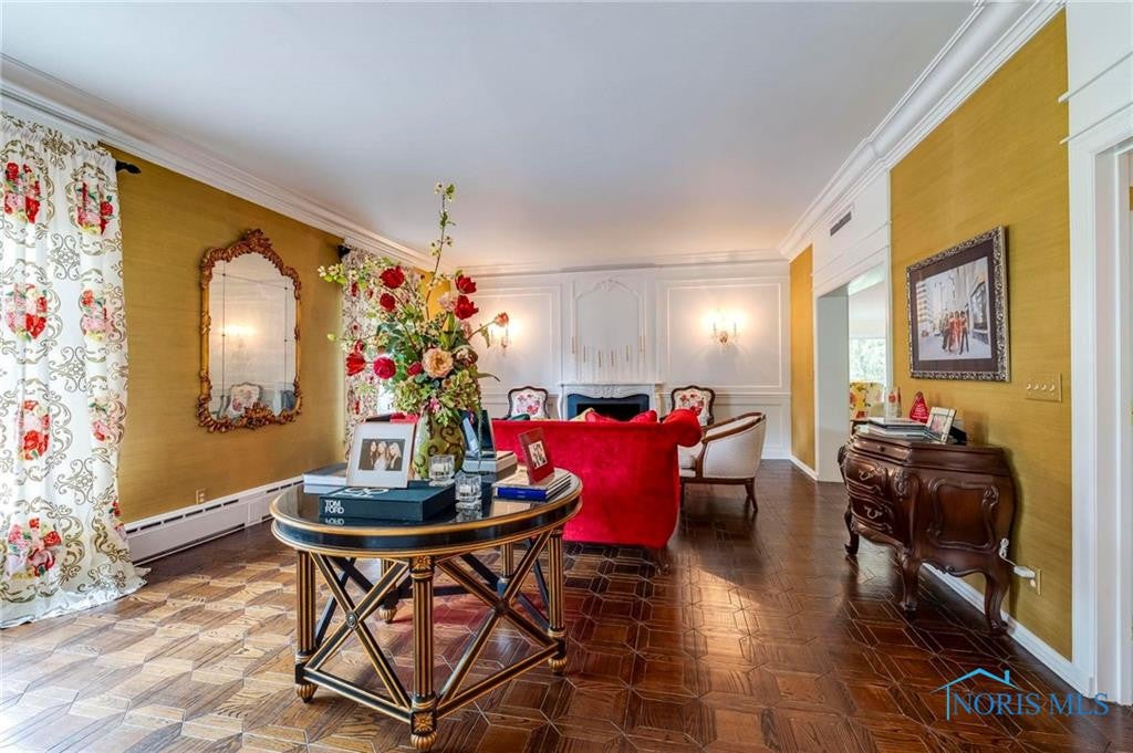 Ottawa Hills, Ohio, 43615, United States, 5 Bedrooms Bedrooms, ,6 BathroomsBathrooms,Residential,Active,1871820