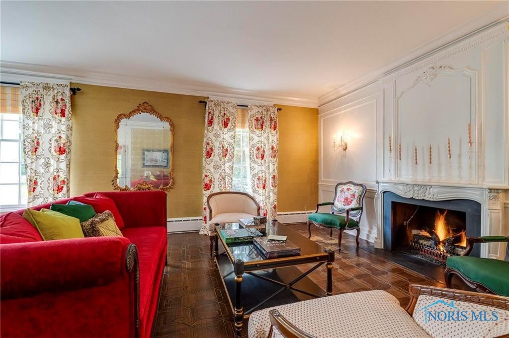 Ottawa Hills, Ohio, 43615, United States, 5 Bedrooms Bedrooms, ,6 BathroomsBathrooms,Residential,Active,1871820