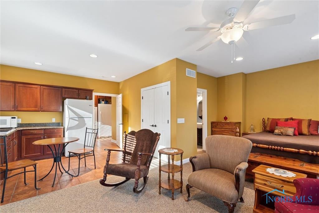 Monclova, Ohio, 43542, United States, 5 Bedrooms Bedrooms, ,4 BathroomsBathrooms,Residential,Active,1799406