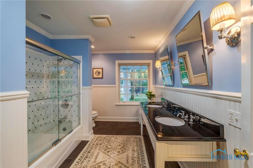 Ottawa Hills, Ohio, 43615, United States, 5 Bedrooms Bedrooms, ,6 BathroomsBathrooms,Residential,Active,1871820