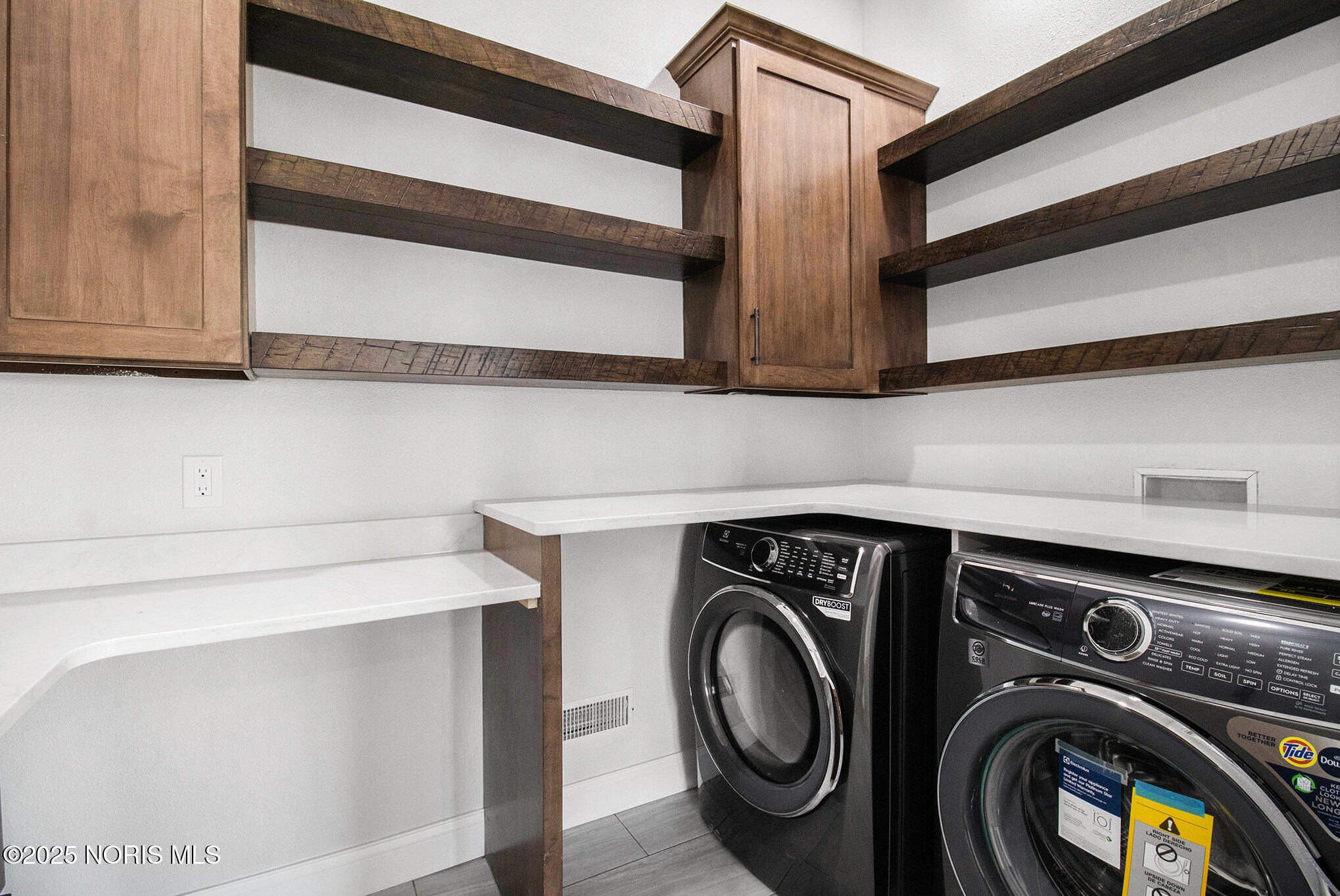 Perrysburg, Ohio, 43551, United States, 6 Bedrooms Bedrooms, ,6 BathroomsBathrooms,Residential,Active,1992267