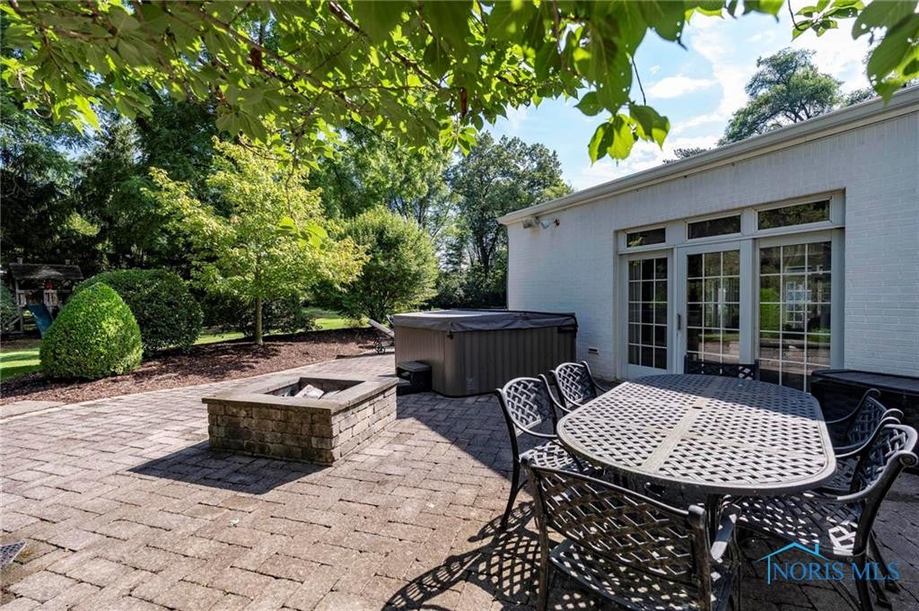 Ottawa Hills, Ohio, 43615, United States, 5 Bedrooms Bedrooms, ,6 BathroomsBathrooms,Residential,Active,1871820