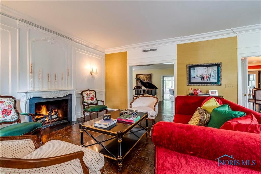 Ottawa Hills, Ohio, 43615, United States, 5 Bedrooms Bedrooms, ,6 BathroomsBathrooms,Residential,Active,1871820