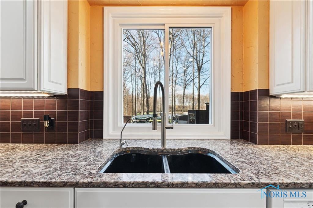 Monclova, Ohio, 43542, United States, 5 Bedrooms Bedrooms, ,4 BathroomsBathrooms,Residential,Active,1799406