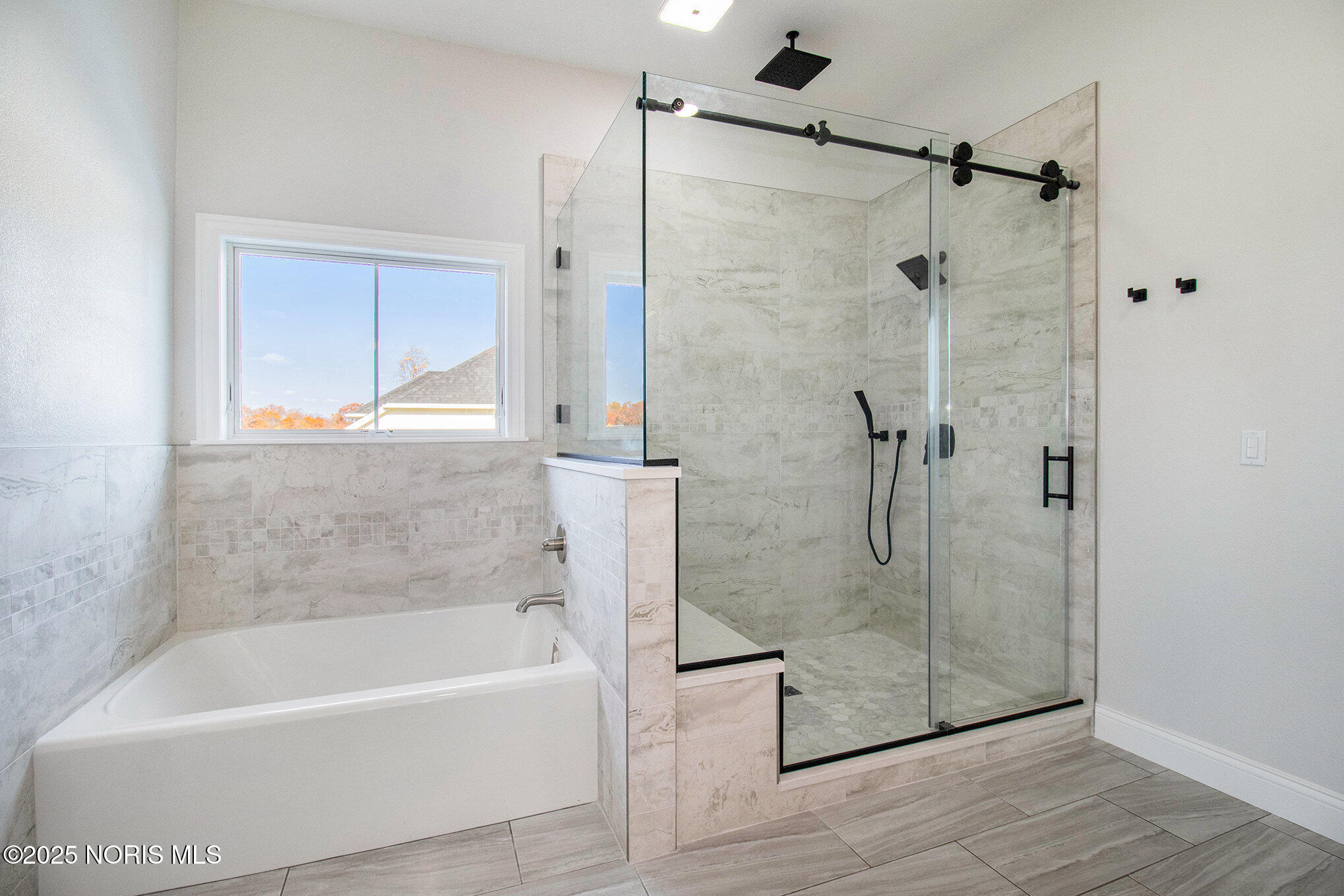 Perrysburg, Ohio, 43551, United States, 6 Bedrooms Bedrooms, ,6 BathroomsBathrooms,Residential,Active,1992267