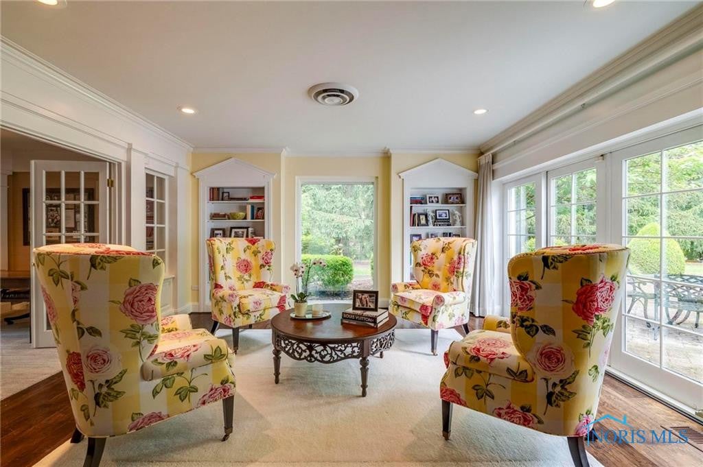 Ottawa Hills, Ohio, 43615, United States, 5 Bedrooms Bedrooms, ,6 BathroomsBathrooms,Residential,Active,1871820