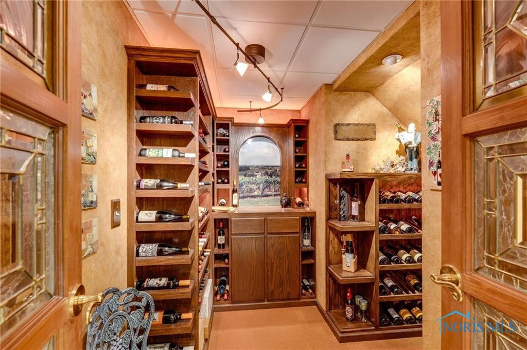 Maumee, Ohio, 43537, United States, 5 Bedrooms Bedrooms, ,8 BathroomsBathrooms,Residential,Active,1954319