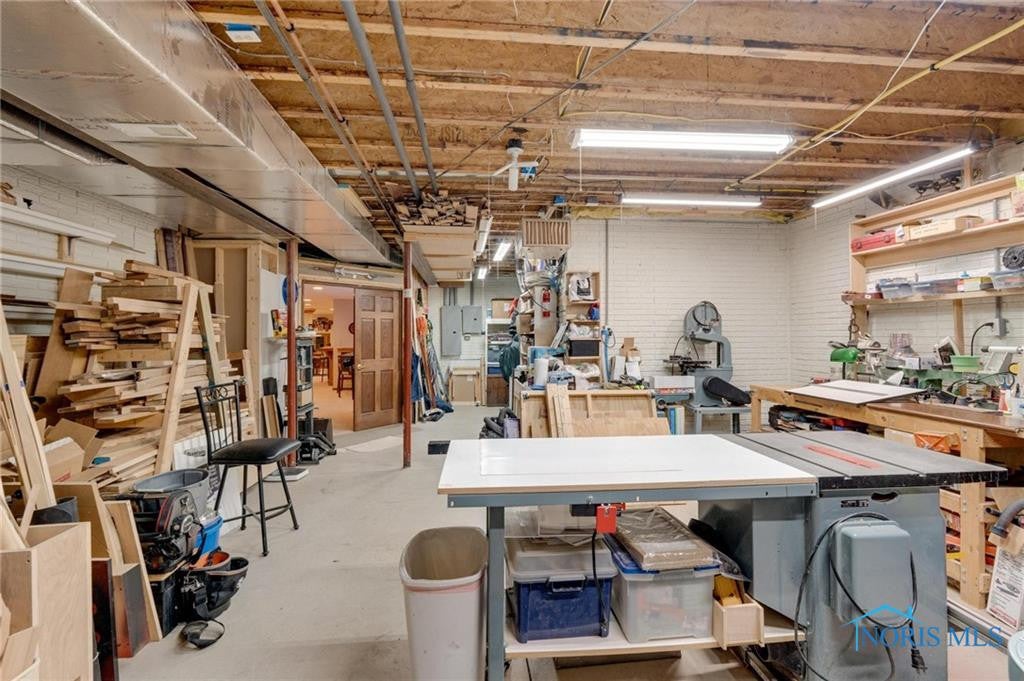 Maumee, Ohio, 43537, United States, 5 Bedrooms Bedrooms, ,8 BathroomsBathrooms,Residential,Active,1954319