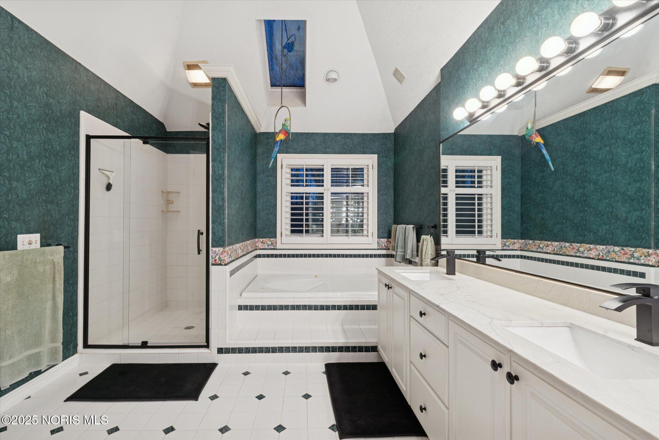 Monclova, Ohio, 43542, United States, 5 Bedrooms Bedrooms, ,4 BathroomsBathrooms,Residential,Active,1799406