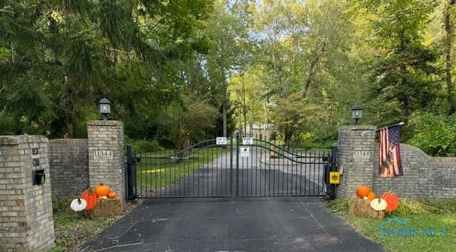 Monclova, Ohio, 43542, United States, 5 Bedrooms Bedrooms, ,4 BathroomsBathrooms,Residential,Active,1799406