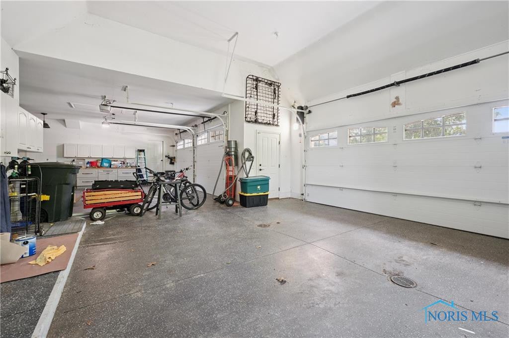 Toledo, Ohio, 43623, United States, 4 Bedrooms Bedrooms, ,8 BathroomsBathrooms,Residential,Active,1933872