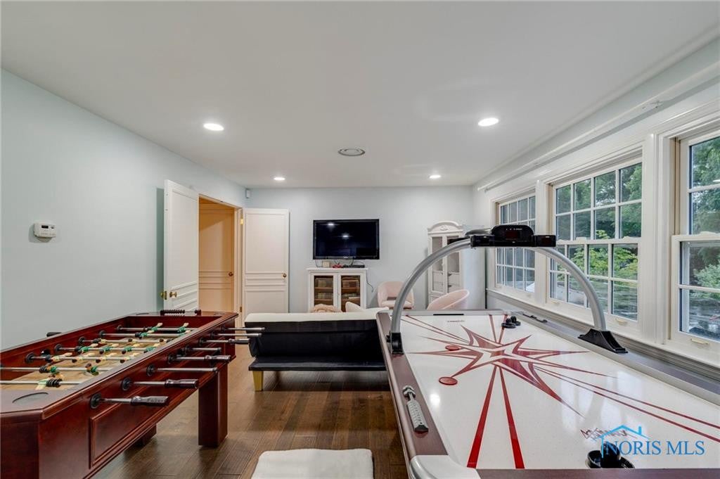 Ottawa Hills, Ohio, 43615, United States, 5 Bedrooms Bedrooms, ,6 BathroomsBathrooms,Residential,Active,1871820