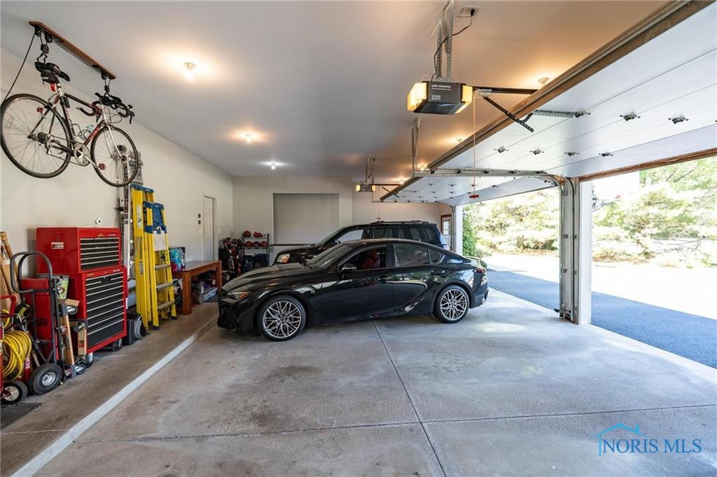 Maumee, Ohio, 43537, United States, 5 Bedrooms Bedrooms, ,8 BathroomsBathrooms,Residential,Active,1954319