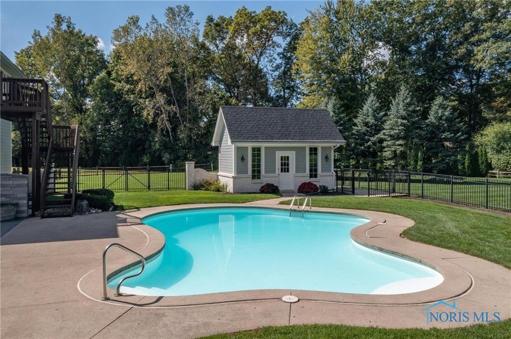 Maumee, Ohio, 43537, United States, 5 Bedrooms Bedrooms, ,8 BathroomsBathrooms,Residential,Active,1954319