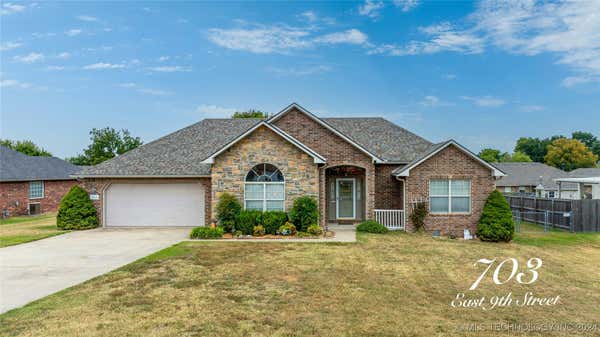 703 E 9TH ST, GROVE, OK 74344 - Image 1