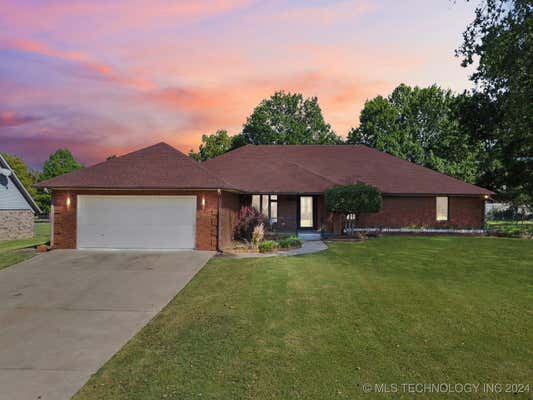 1709 OAKVIEW RD, OKMULGEE, OK 74447 - Image 1