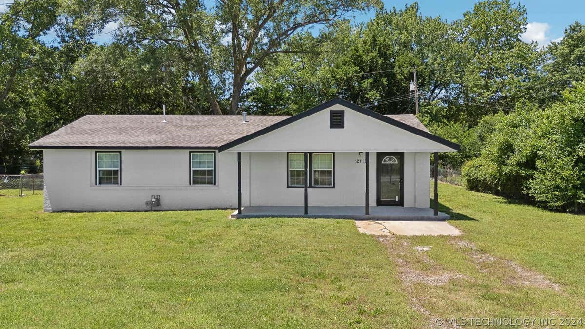 2113 MCKENZIE RD, PAWHUSKA, OK 74056, photo 1 of 19