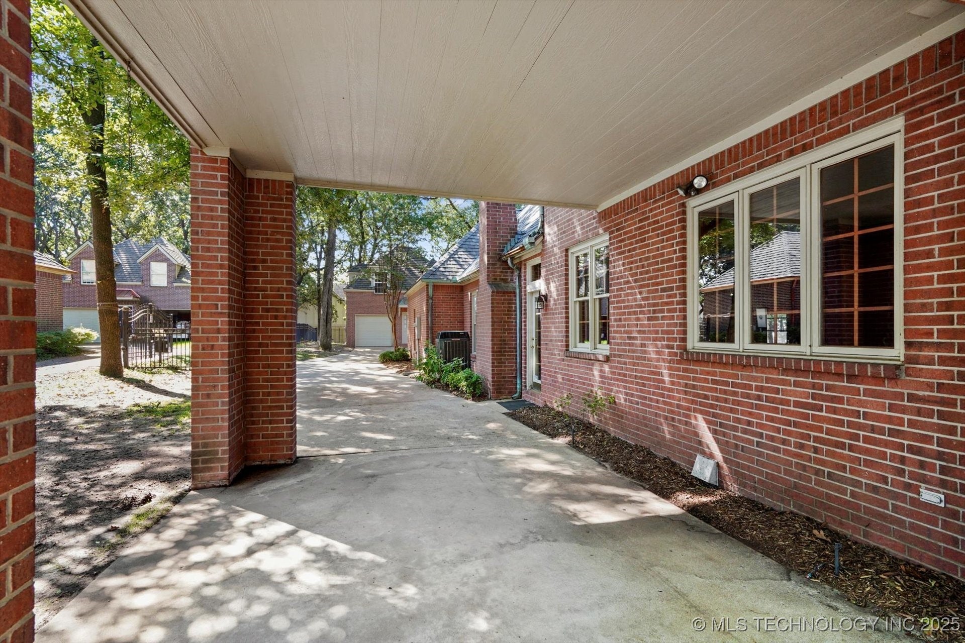 Tulsa, Oklahoma, 74137, United States, 5 Bedrooms Bedrooms, ,7 BathroomsBathrooms,Residential,Active,1954031