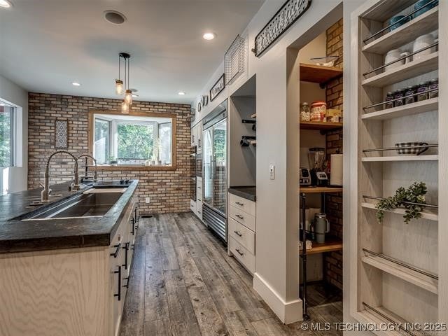 Catoosa, Oklahoma, 74015, United States, 7 Bedrooms Bedrooms, ,6 BathroomsBathrooms,Residential,Active,2003555