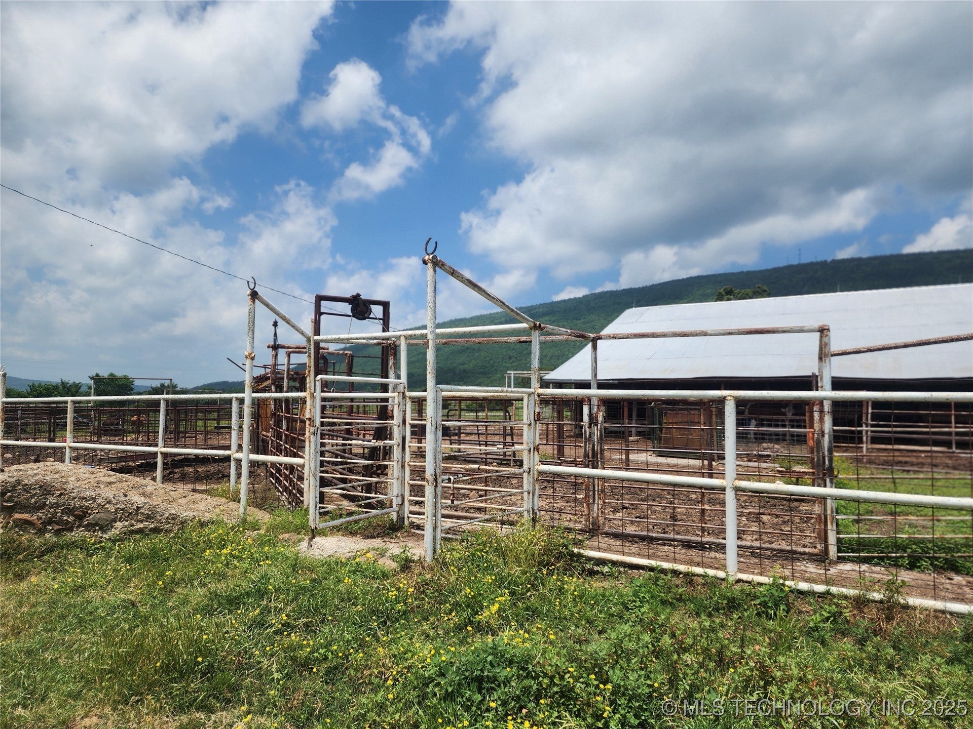 Talihina, Oklahoma, 74571, United States, ,2 BathroomsBathrooms,Residential,Active,1820338