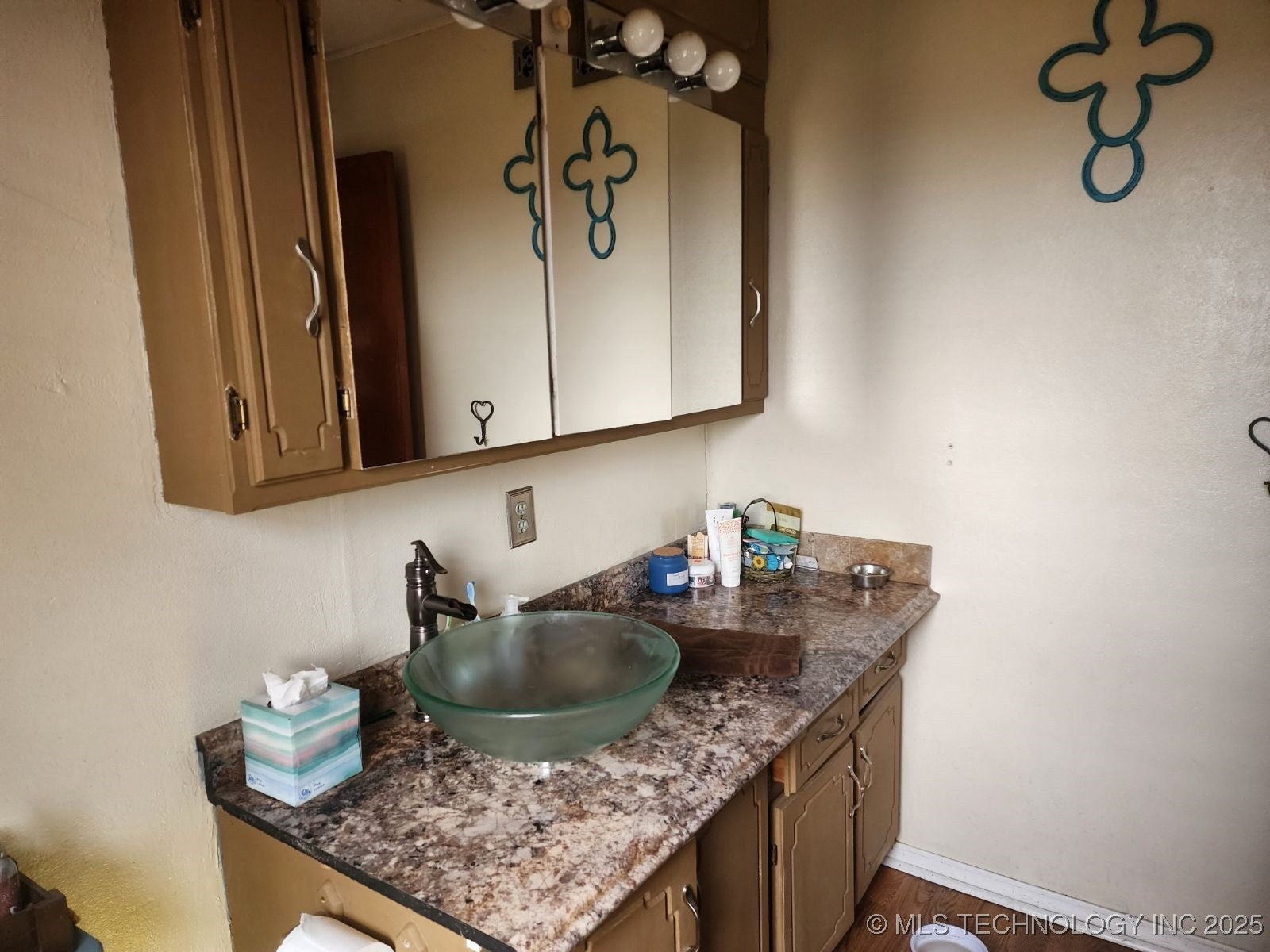 Talihina, Oklahoma, 74571, United States, ,2 BathroomsBathrooms,Residential,Active,1820338