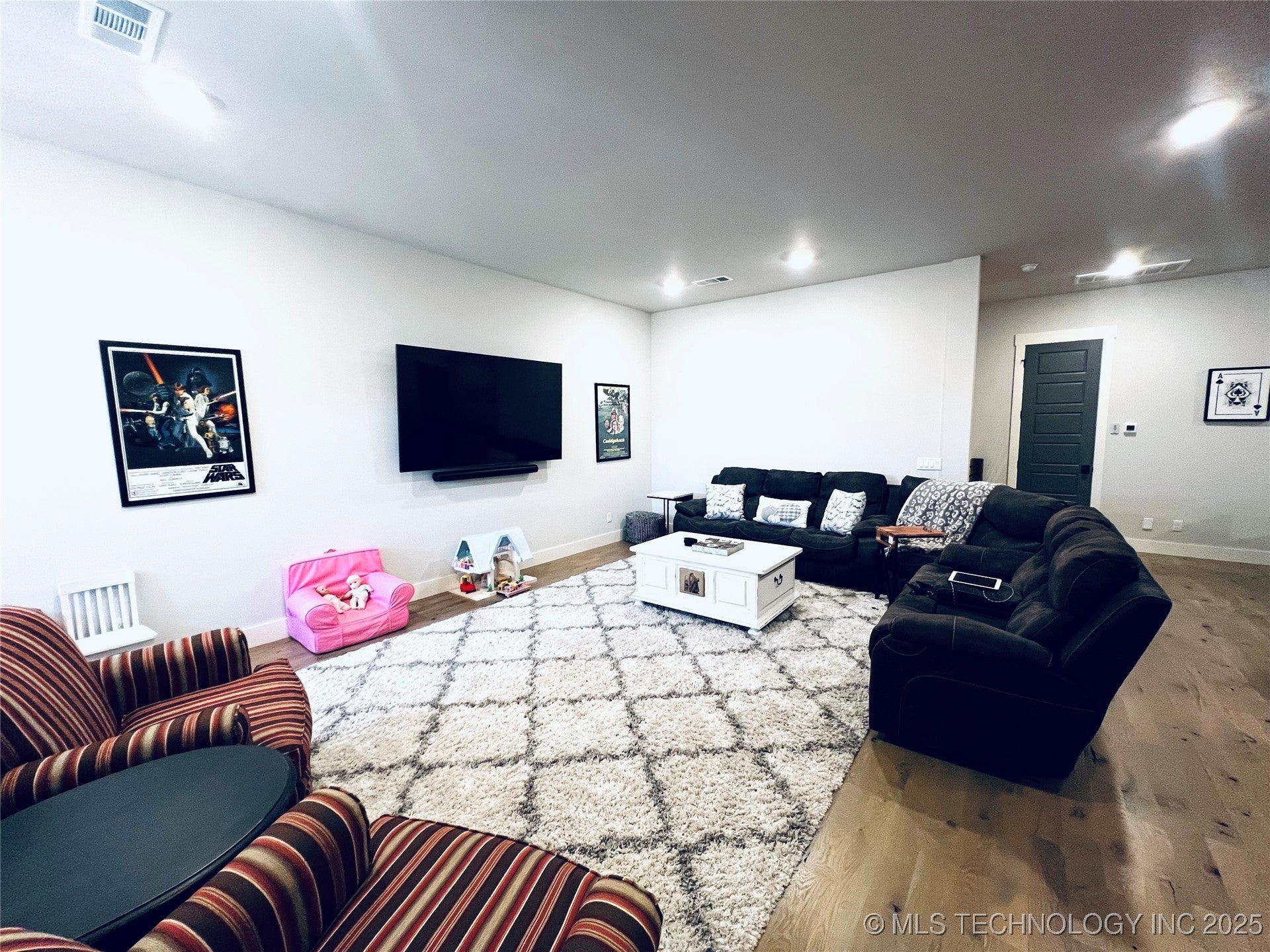 Muskogee, Oklahoma, 74403, United States, 4 Bedrooms Bedrooms, ,6 BathroomsBathrooms,Residential,Active,1945479