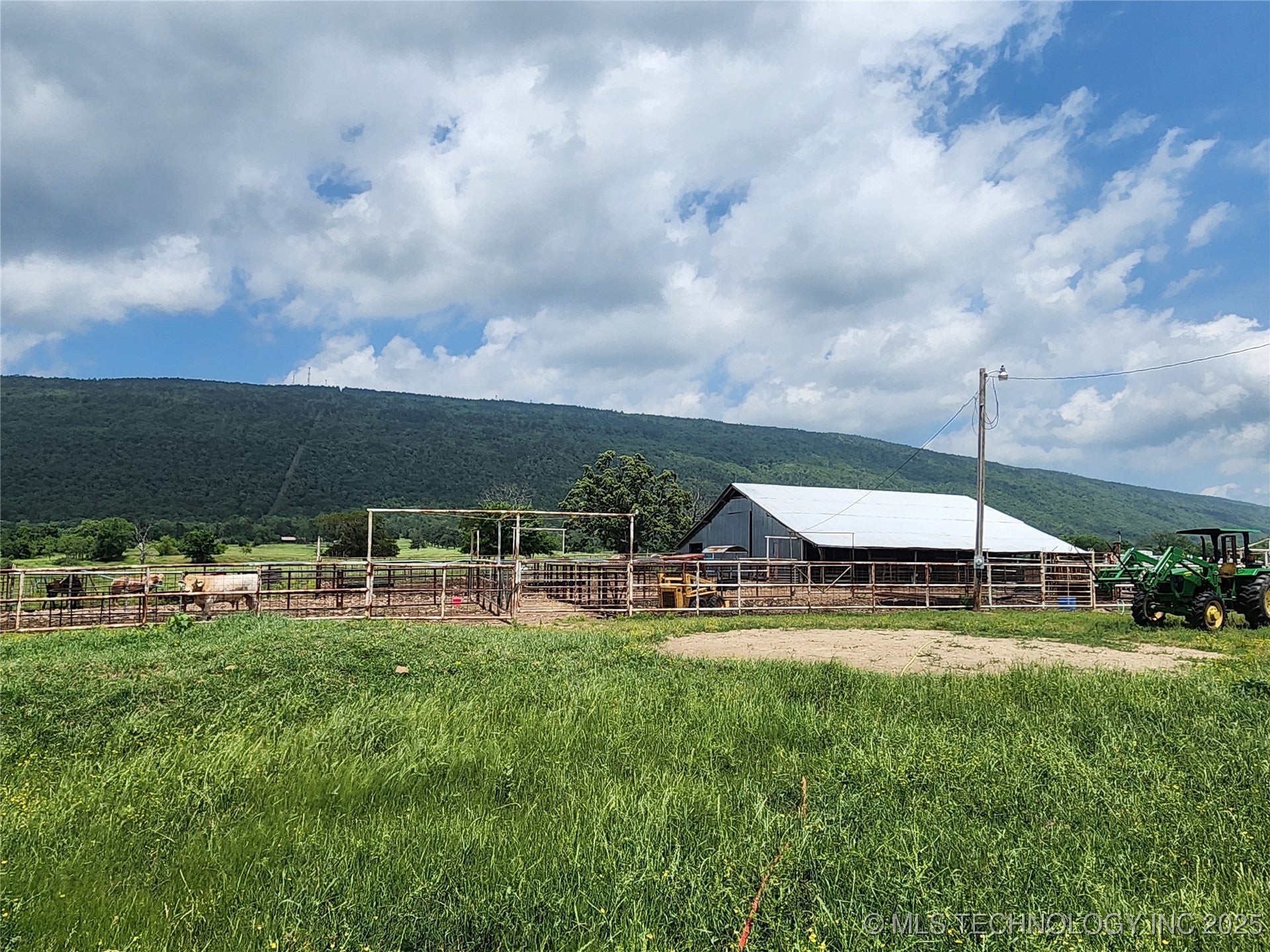 Talihina, Oklahoma, 74571, United States, ,2 BathroomsBathrooms,Residential,Active,1820338