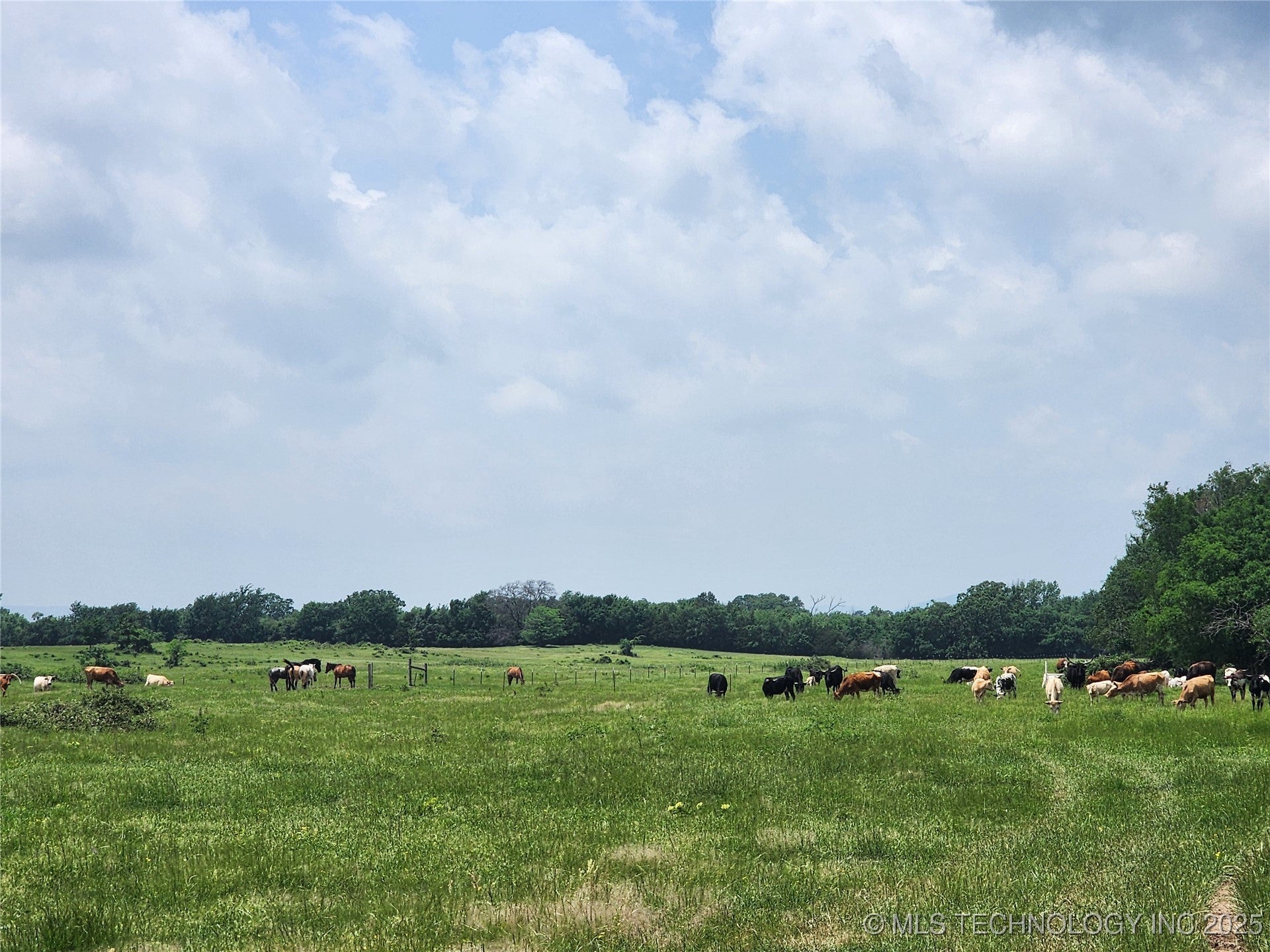 Talihina, Oklahoma, 74571, United States, ,2 BathroomsBathrooms,Residential,Active,1820338