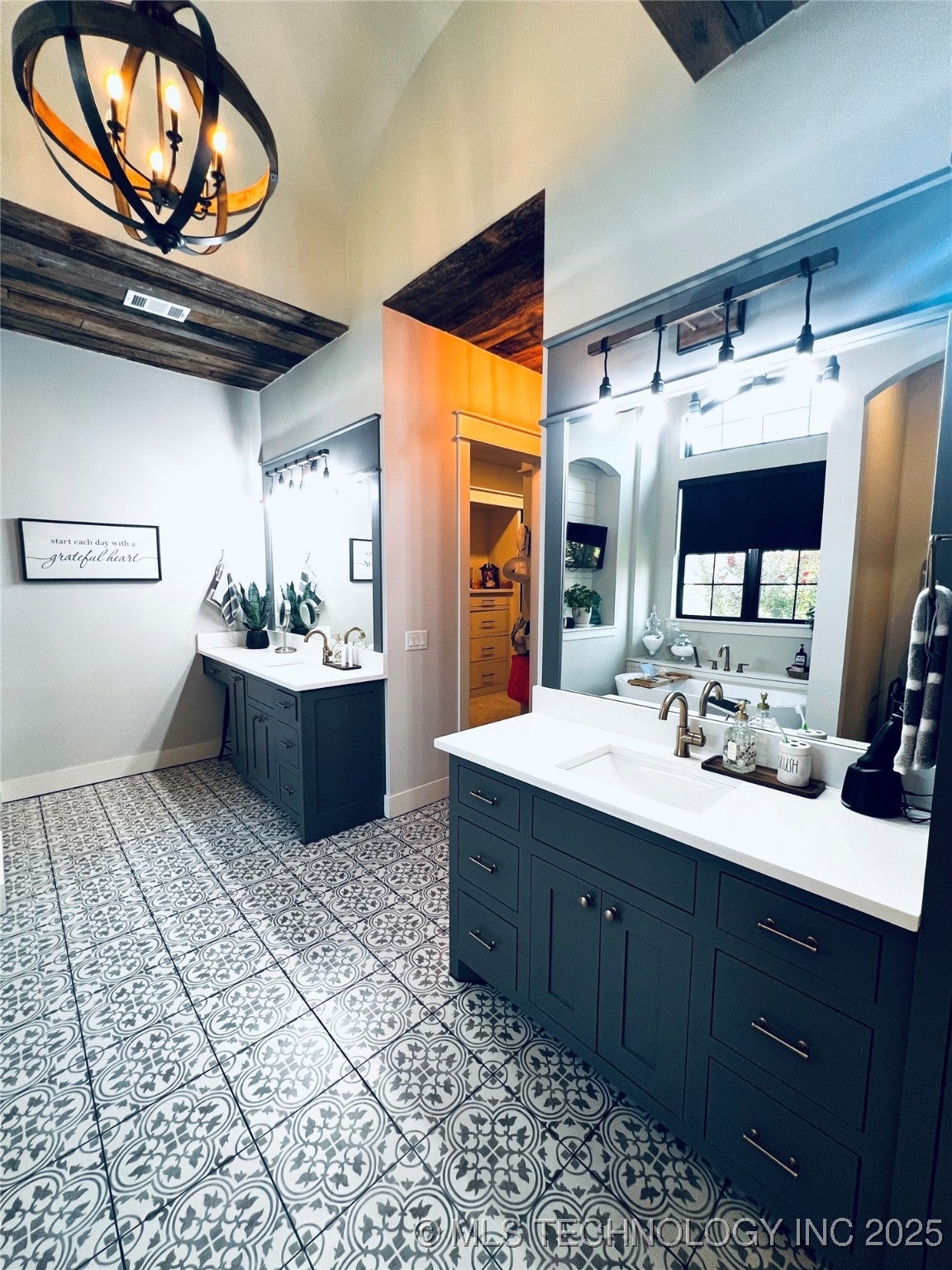 Muskogee, Oklahoma, 74403, United States, 4 Bedrooms Bedrooms, ,6 BathroomsBathrooms,Residential,Active,1945479