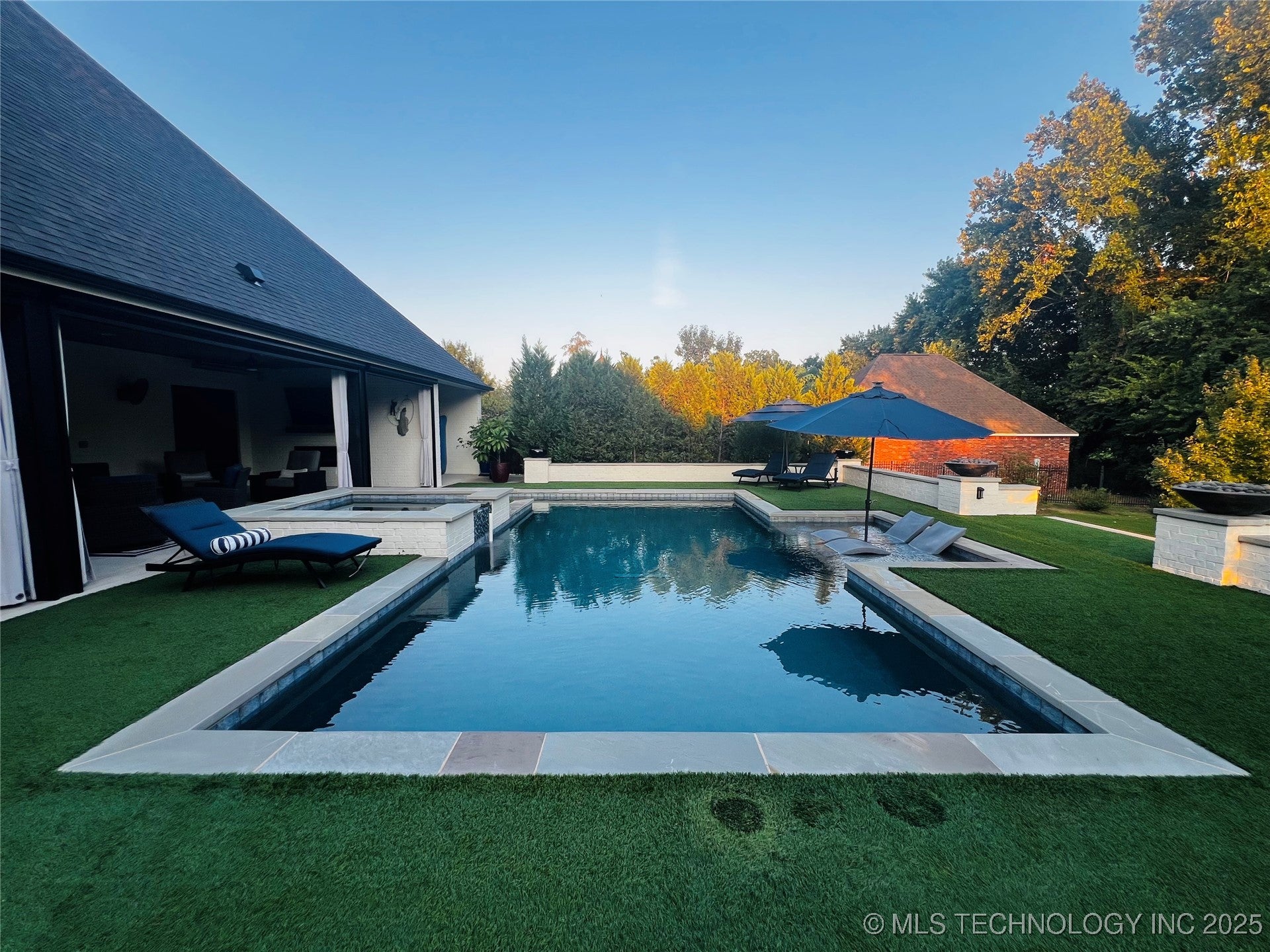 Muskogee, Oklahoma, 74403, United States, 4 Bedrooms Bedrooms, ,6 BathroomsBathrooms,Residential,Active,1945479