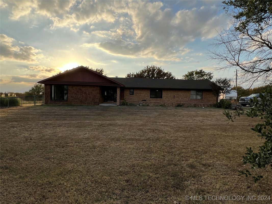 4215 SE 3RD AVE, DURANT, OK 74701, photo 1 of 28