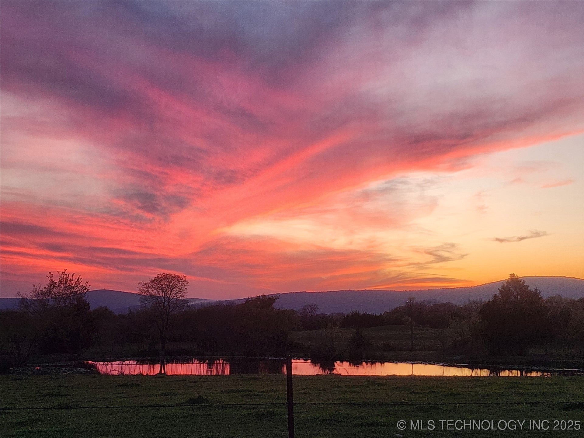 Talihina, Oklahoma, 74571, United States, ,2 BathroomsBathrooms,Residential,Active,1820338