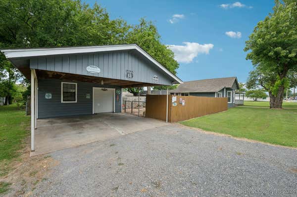 301 S LEE ST, FORT GIBSON, OK 74434, photo 2 of 18