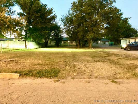 1022 E WALNUT ST, CUSHING, OK 74023 - Image 1