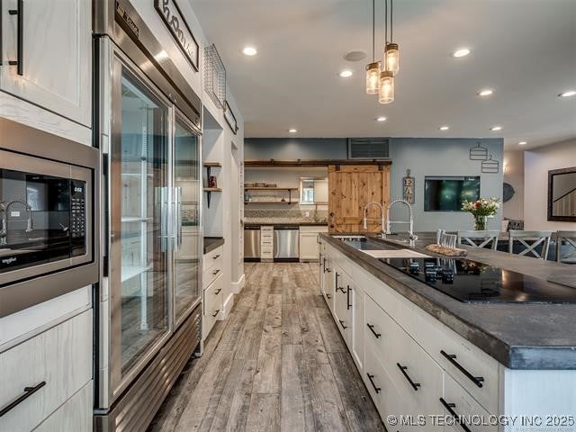 Catoosa, Oklahoma, 74015, United States, 7 Bedrooms Bedrooms, ,6 BathroomsBathrooms,Residential,Active,2003555