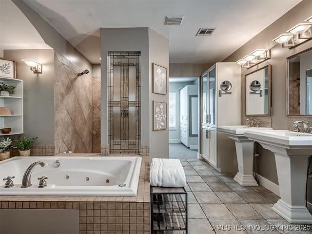 Catoosa, Oklahoma, 74015, United States, 7 Bedrooms Bedrooms, ,6 BathroomsBathrooms,Residential,Active,2003555