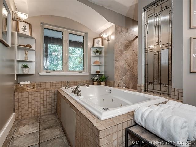 Catoosa, Oklahoma, 74015, United States, 7 Bedrooms Bedrooms, ,6 BathroomsBathrooms,Residential,Active,2003555