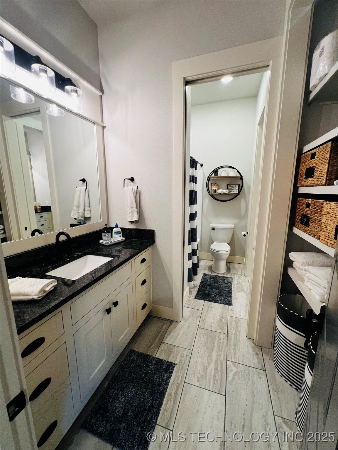 Muskogee, Oklahoma, 74403, United States, 4 Bedrooms Bedrooms, ,6 BathroomsBathrooms,Residential,Active,1945479