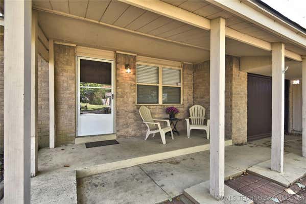 15083 S WACO AVE, GLENPOOL, OK 74033, photo 2 of 27