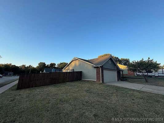 1101 W FREDERICKSBURG ST, BROKEN ARROW, OK 74011, photo 3 of 26